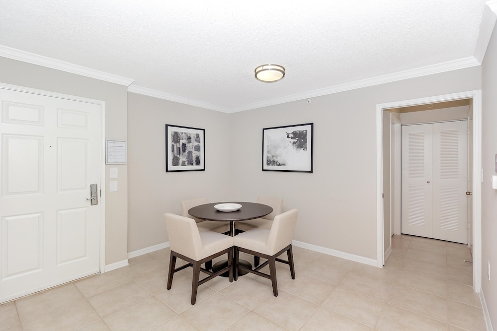 Dharma Home Suites Coral Gables at Gables Grand Plaza, 写真 13