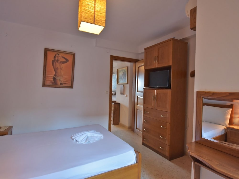 Villa photo 2