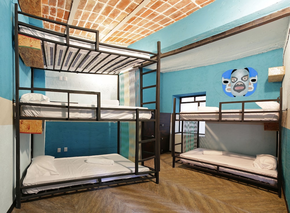 Basic Shared Dormitory, Mixed Dorm, Shared Bathroom photo 1