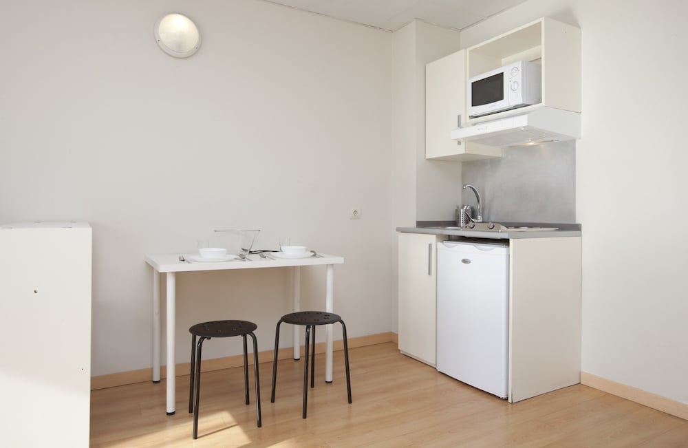 Family Room, Kitchen - Photo 5