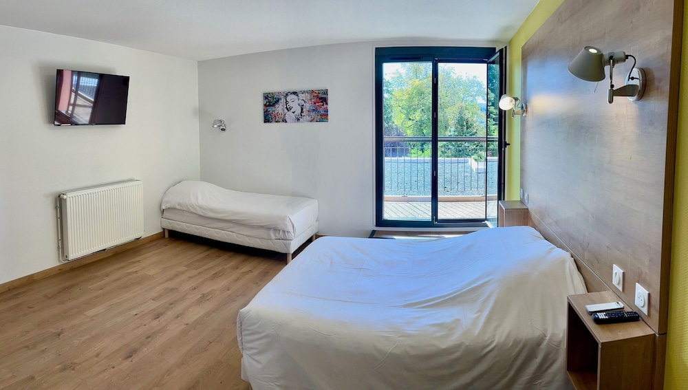 Comfort Quadruple Room, Balcony photo 1