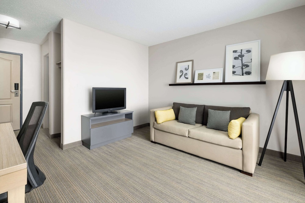 Suite, 1 Bedroom, Accessible, Non Smoking photo 2