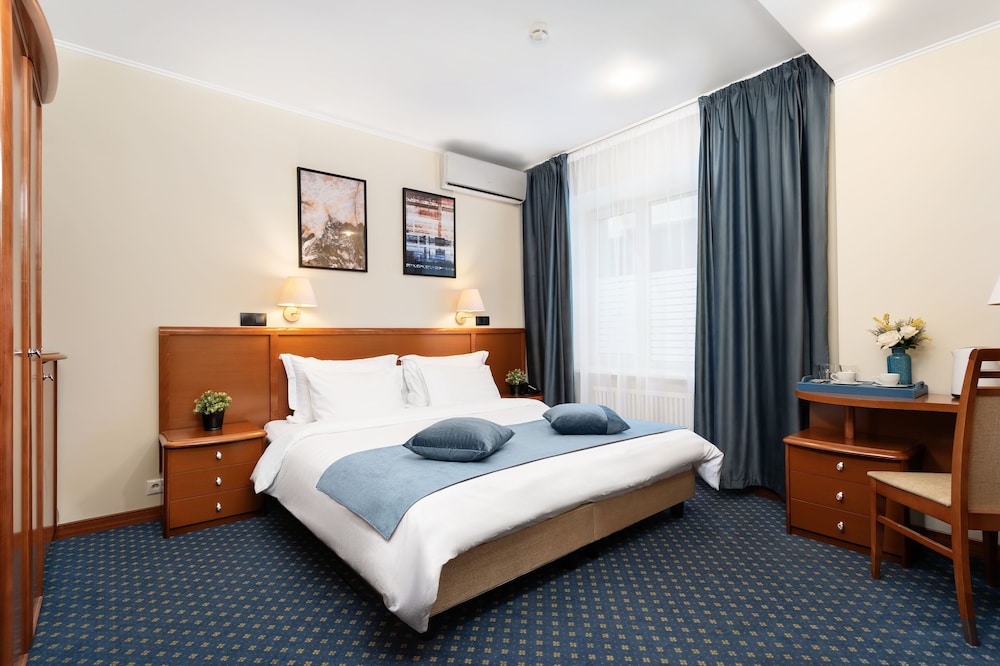 Superior Double or Twin Room photo 1