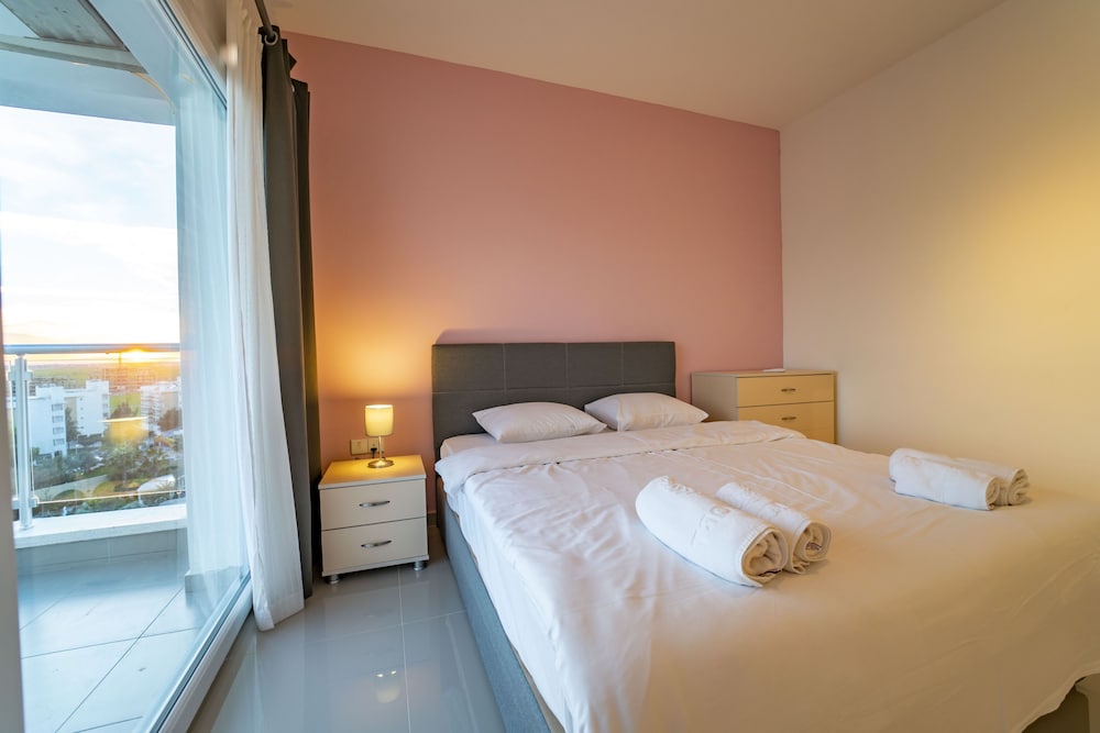 Apartment, 1 Bedroom - Photo 2