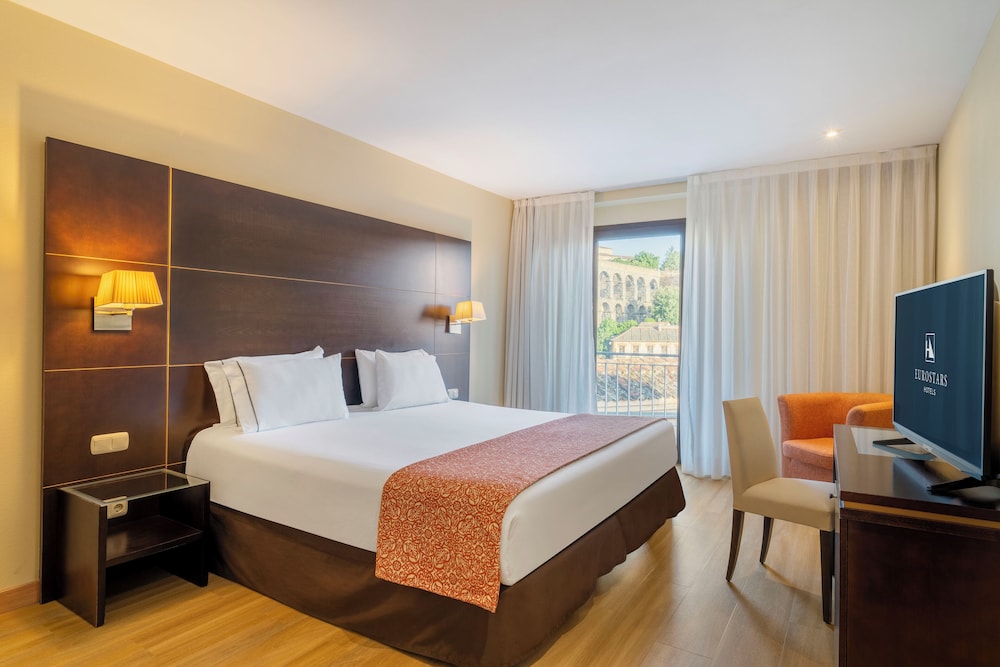 Standard Double Room Single Use (with views)