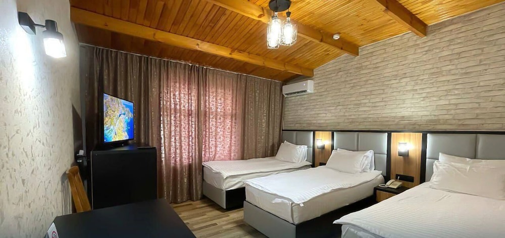 Deluxe Triple Room photo 1