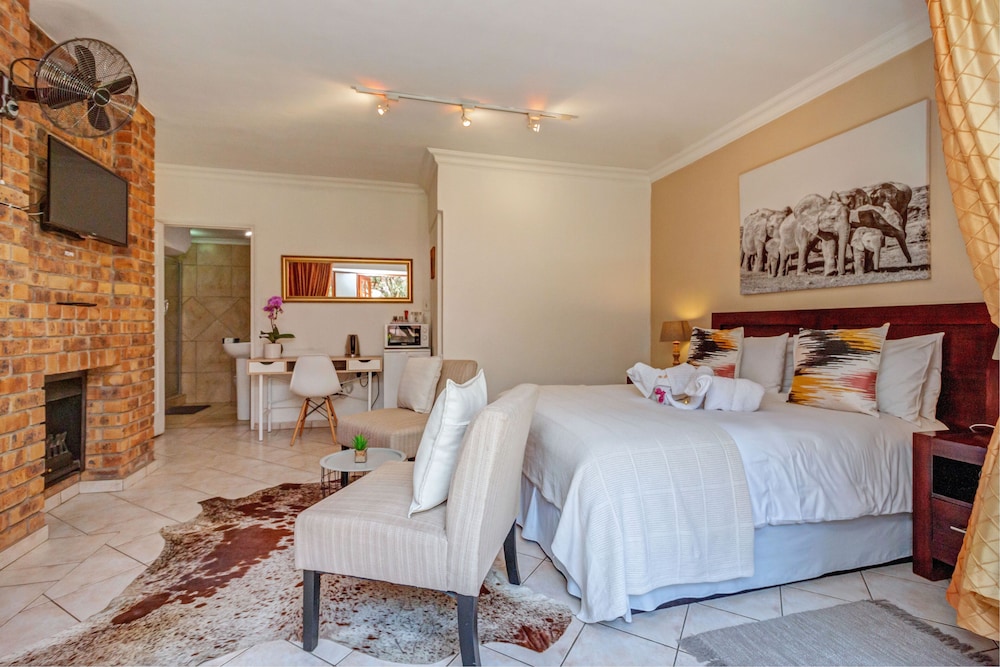 Comfort Double Room, 1 Queen Bed, Garden View photo 3