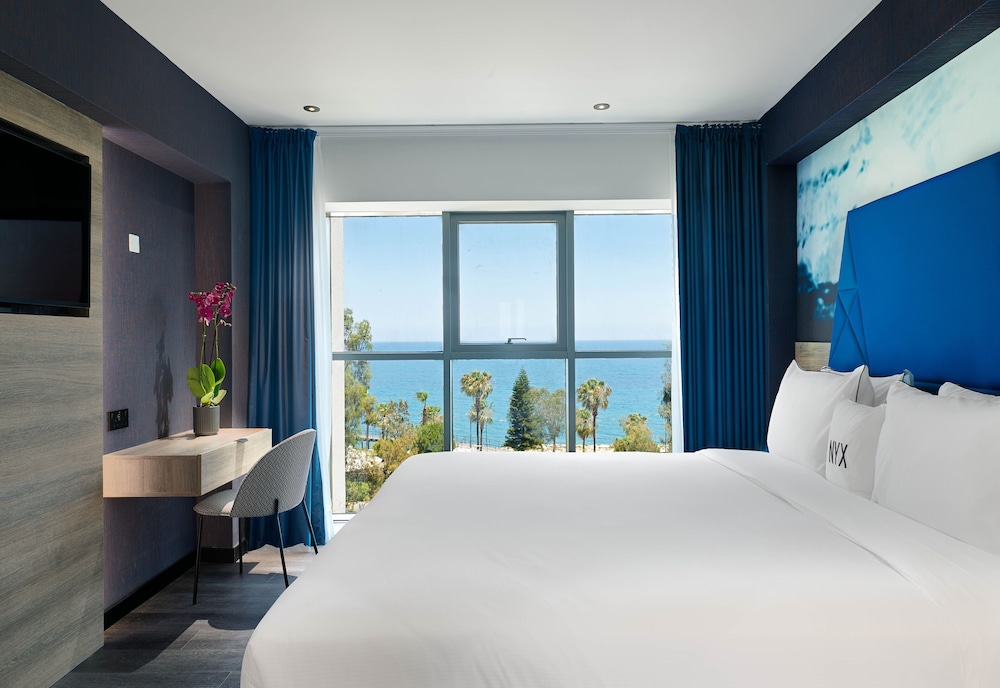 Space Executive Room, Business Lounge Access, Sea Facing