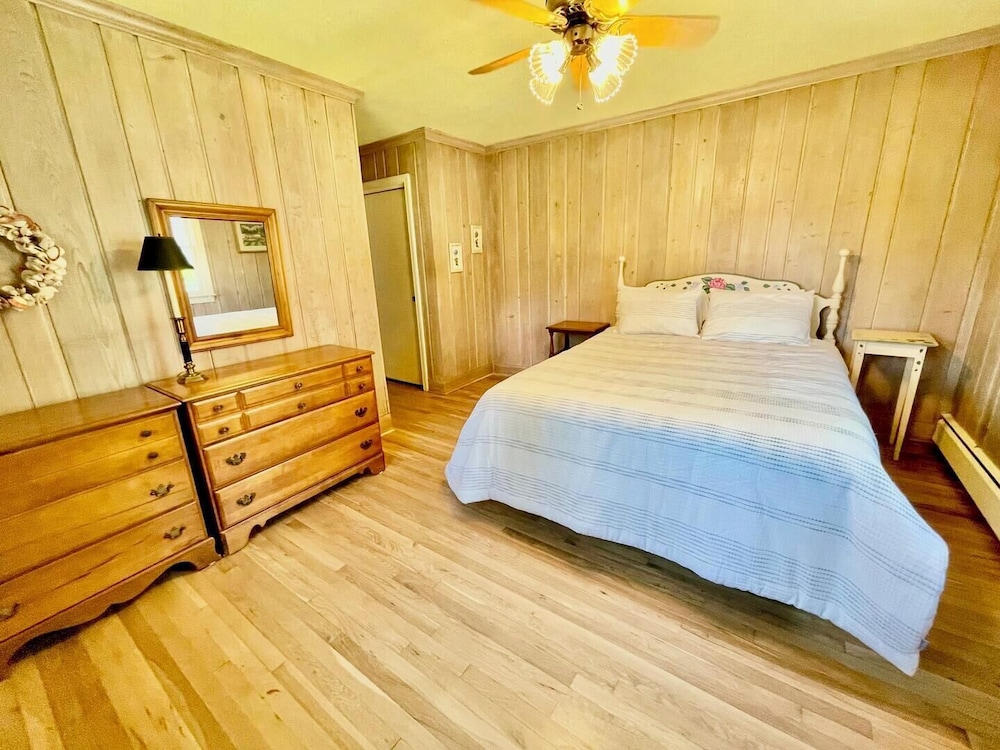 House, Multiple Beds, Patio, Garden View photo 1
