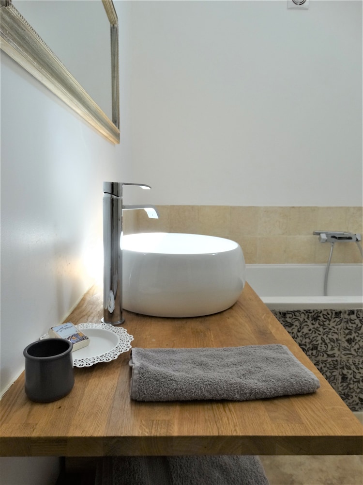 Family Triple Room, Bathtub, Vineyard View (Expressions) photo 3