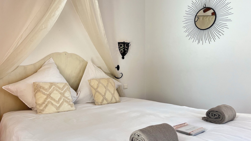 Signature Cabin, 1 Queen Bed, Kitchenette, Garden View photo 1