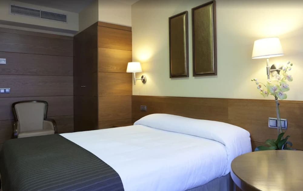 Economy Double Room - Photo 3