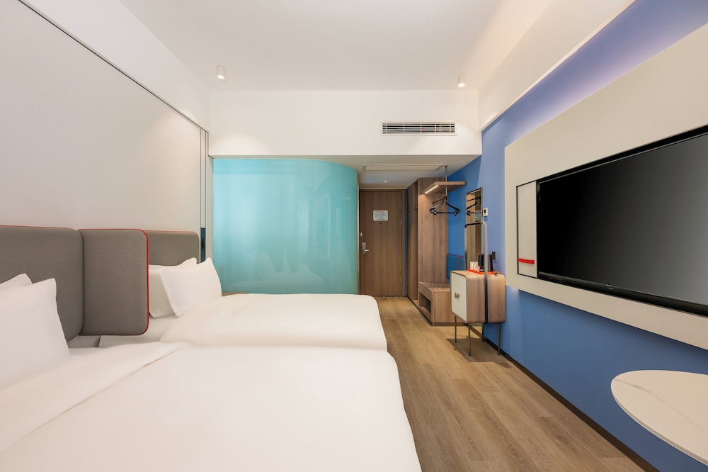 Standard Room, 2 Twin Beds - Photo 6