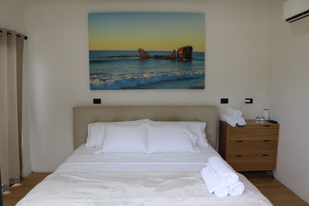 Double Room, 1 King Bed, Balcony photo 1