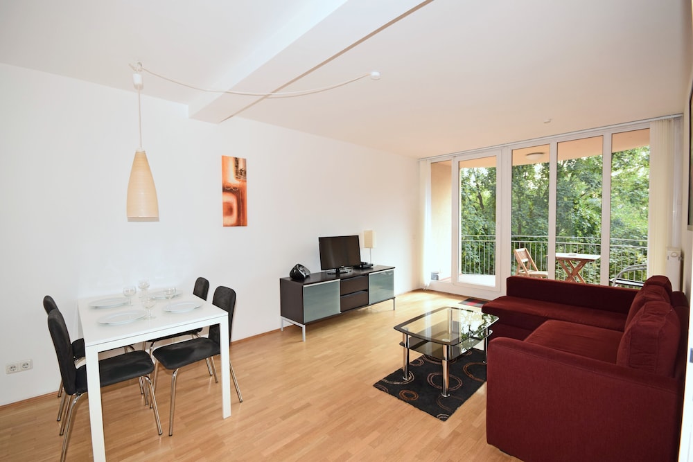 Parkview Grand Suite -Veteranenstrasse 10 photo 3