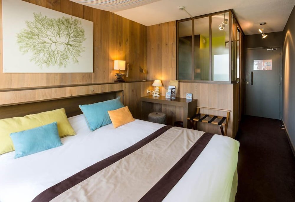 Luxury Double or Twin Room, 1 Double Bed, Private Bathroom, Ocean View