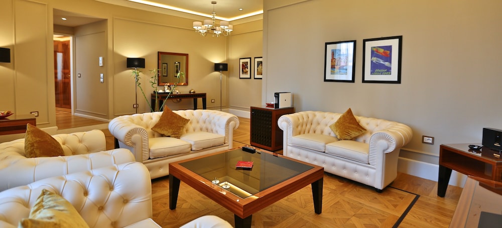 Presidential Suite photo 1
