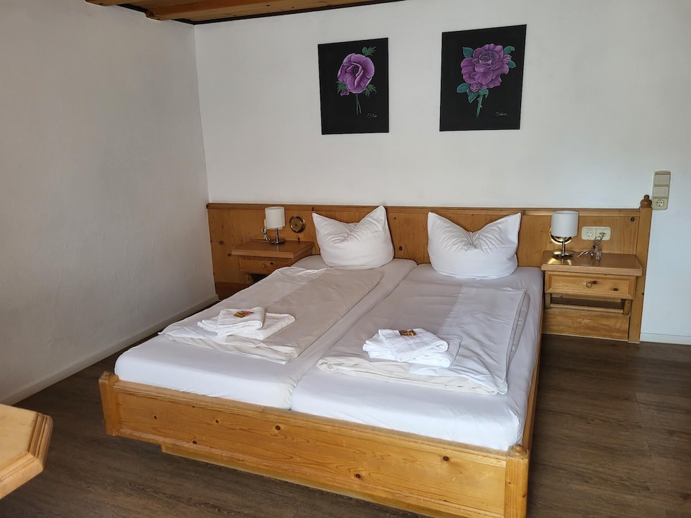 Classic Double Room, Private Bathroom - Photo 1