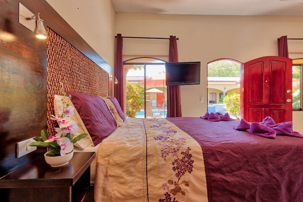 Junior Double Room, 1 Bedroom, Private Bathroom, Poolside