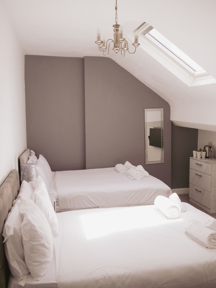 Triple Suite Ensuite - Photo 2