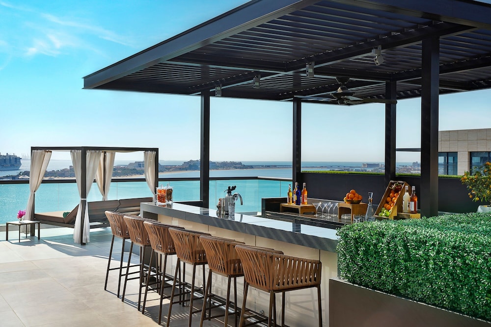 Luxury Penthouse, 1 Double Bed, Sea View (Terrace) photo 2