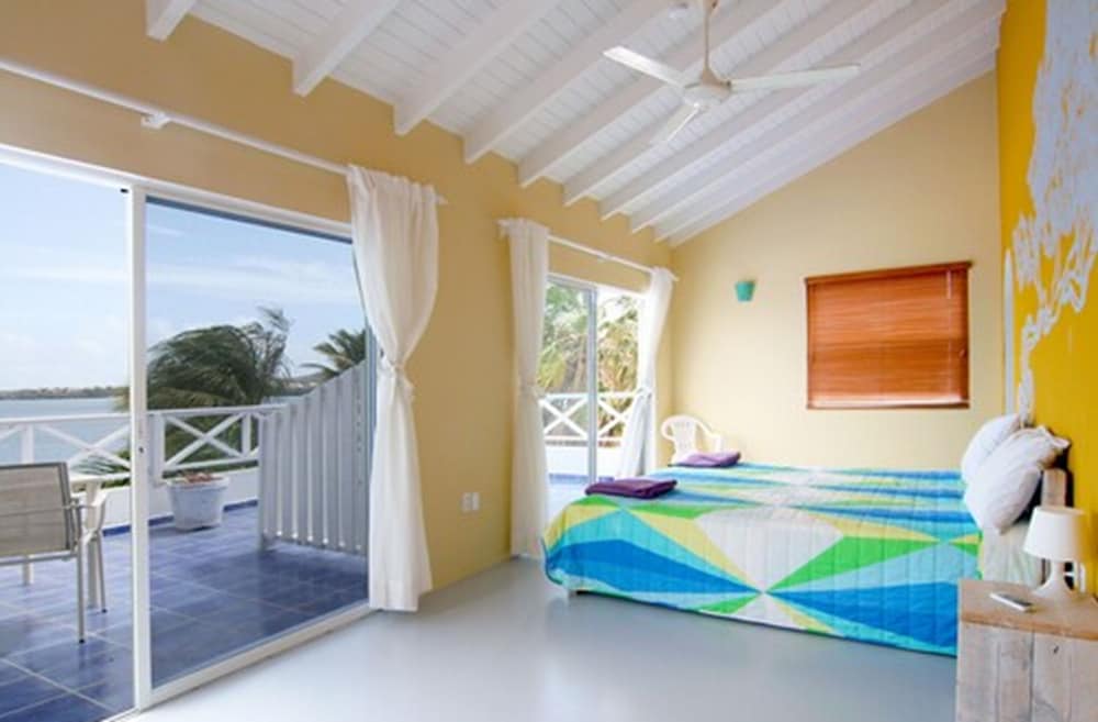 3 Bedroom Ocean Front Bungalow photo 2