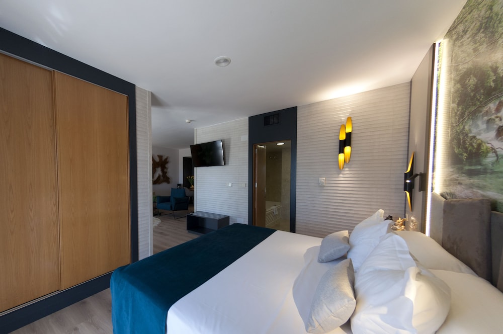 Premium Suite, Hot Tub, Garden View - Photo 2
