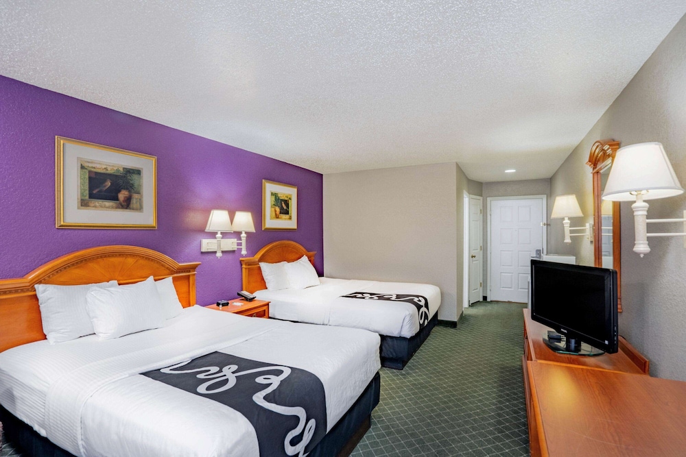 Room, 2 Queen Beds, Non Smoking photo 2