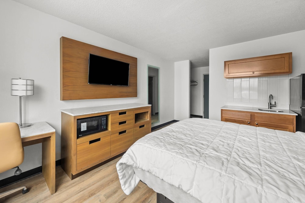 Standard Room, 1 Double Bed, Mobility Accessible, Non Smoking photo 2