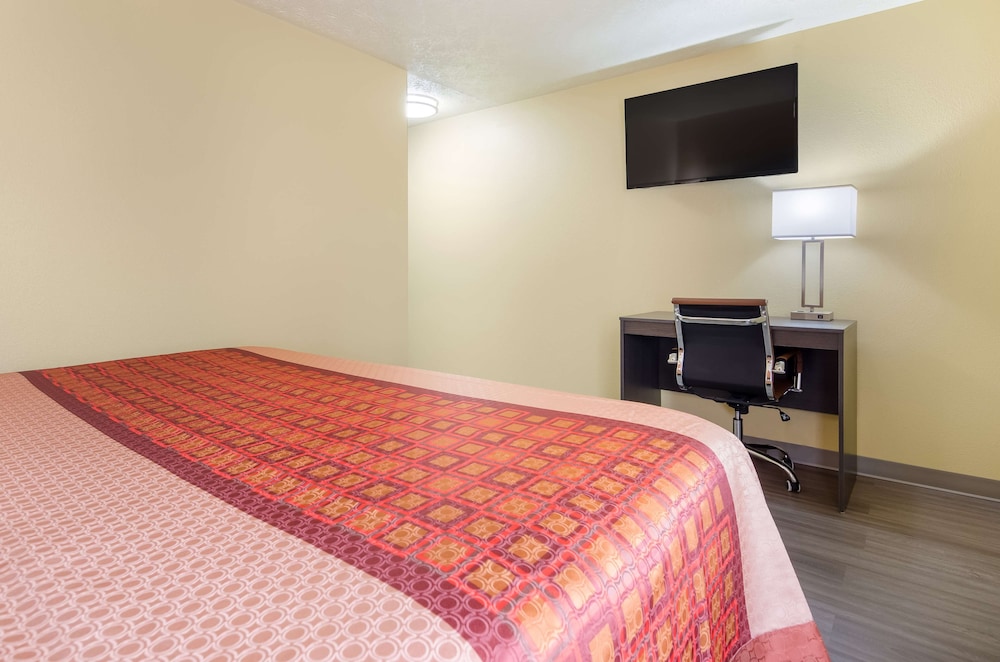Suite, 1 King Bed, Non Smoking photo 1