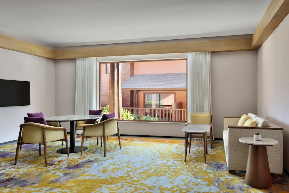 Luxury Suite, 1 Bedroom, Courtyard View