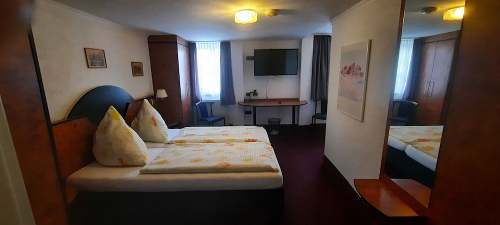 Standard Triple Room, Private Bathroom, City View