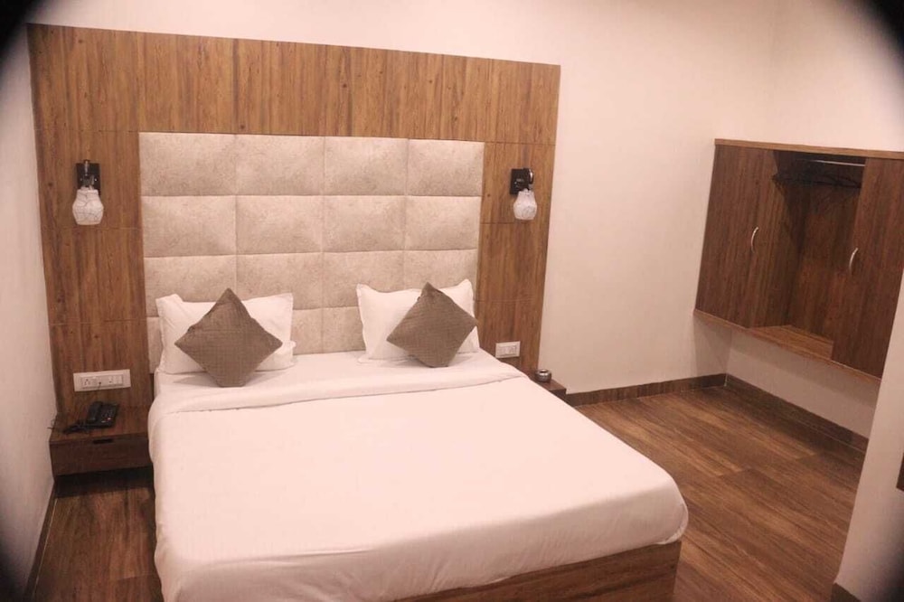 Junior Suite, City View