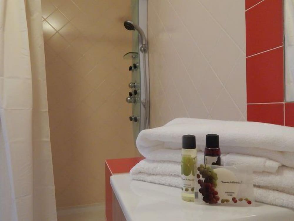 Comfort Twin Room, 2 Twin Beds, Accessible, Vineyard View photo 3