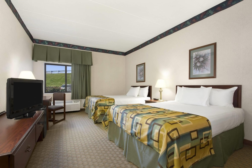 Business Room, 2 Queen Beds - Photo 1