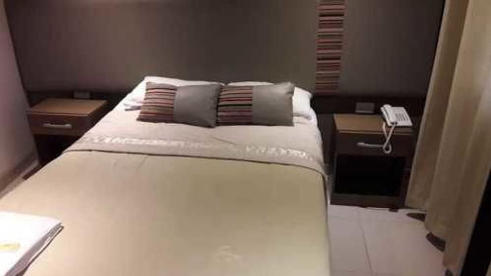 Executive Room, 1 Queen Bed, Non Smoking, Private Bathroom photo 1