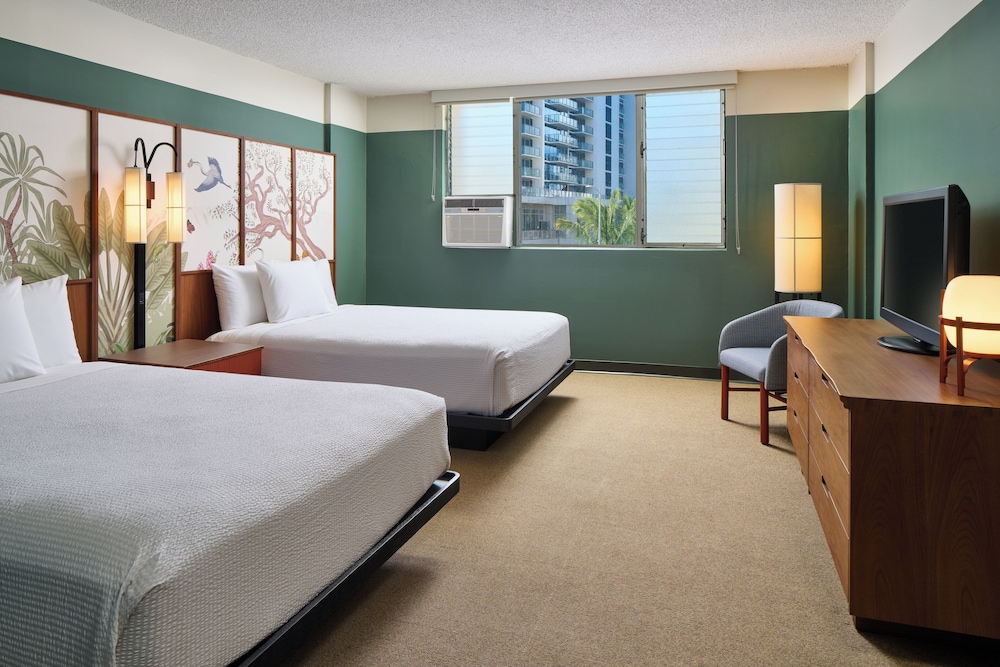 Room, 2 Queen Beds, City View - Photo 4