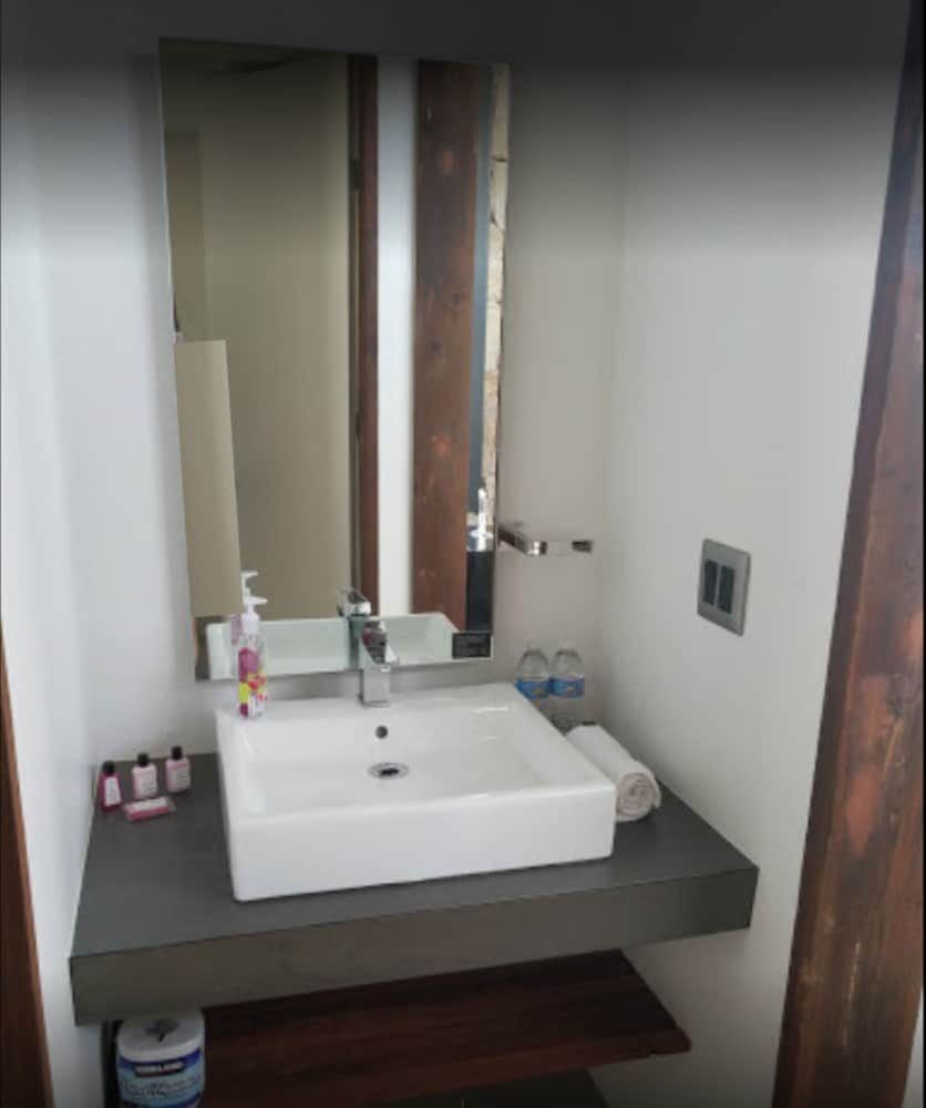 Panoramic Room, 1 King Bed, Non Smoking photo 3