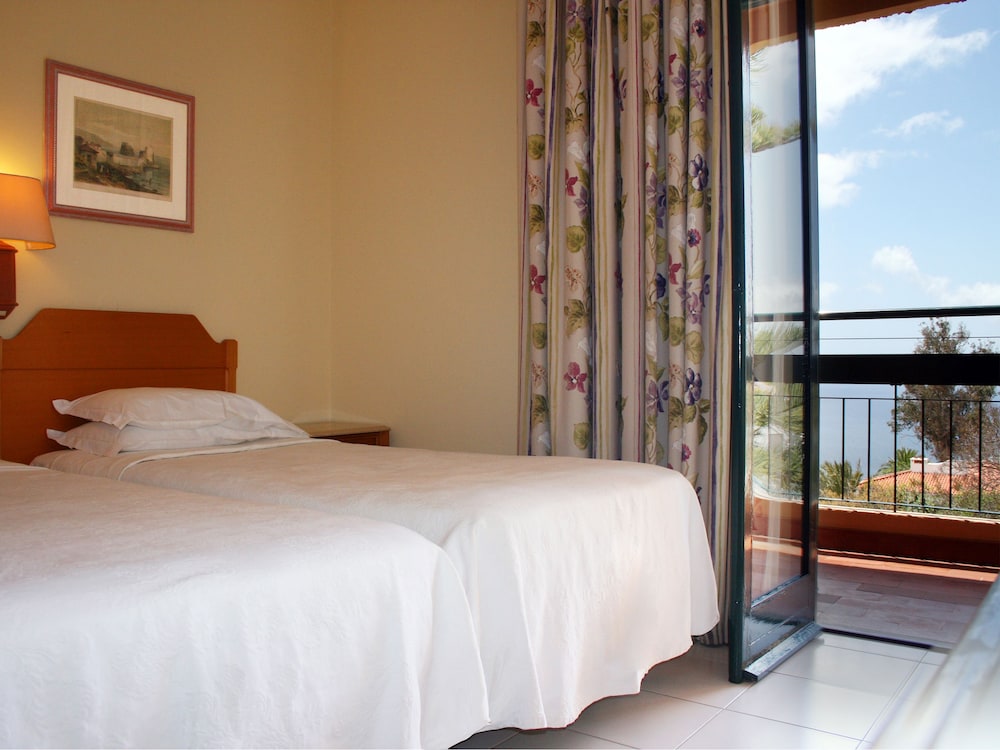 Double or Twin Room - Photo 2