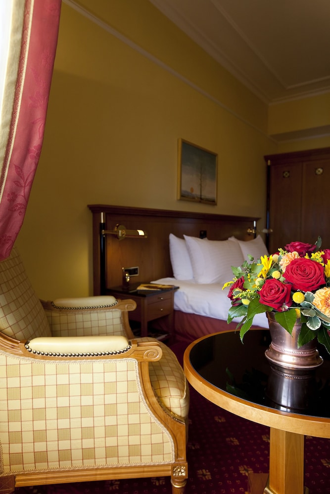 Fairmont, Room, 1 Queen Bed photo 2