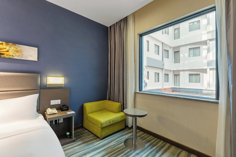 Suite (Atrium View) photo 3