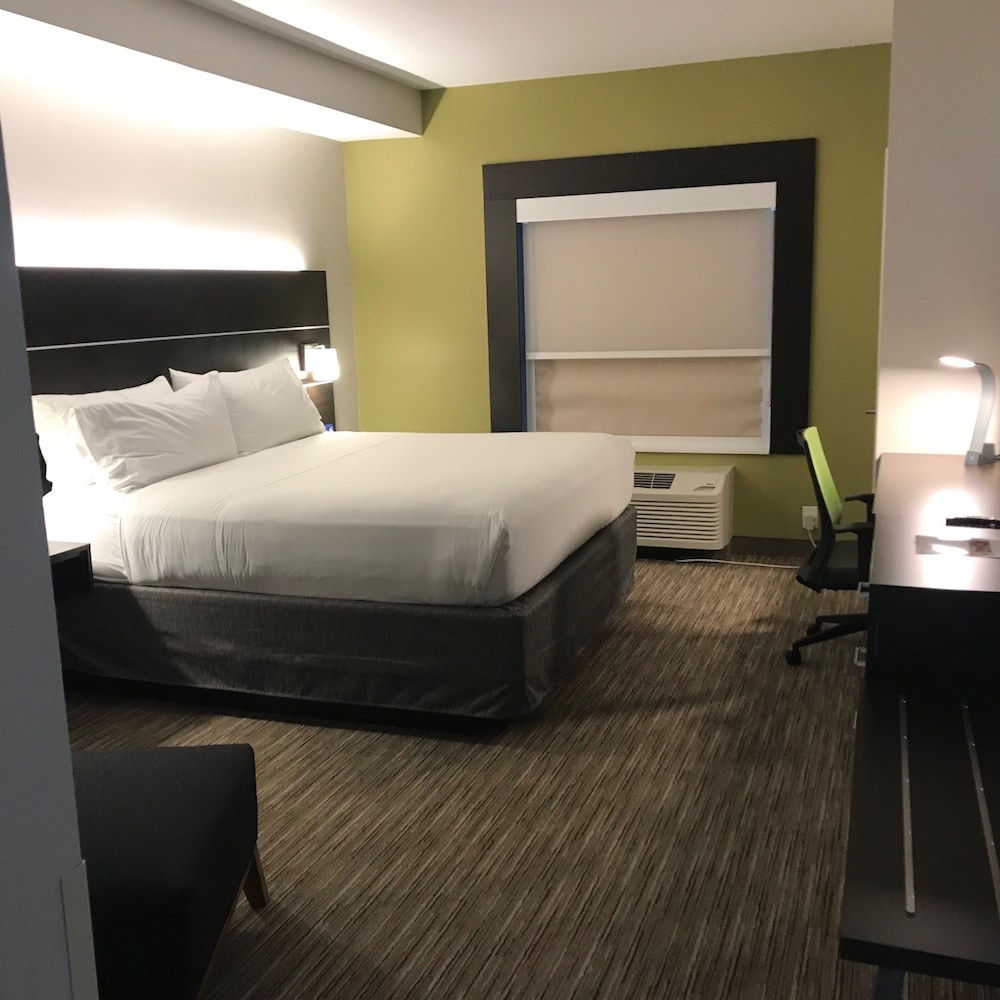Standard Room, 1 King Bed - Photo 1