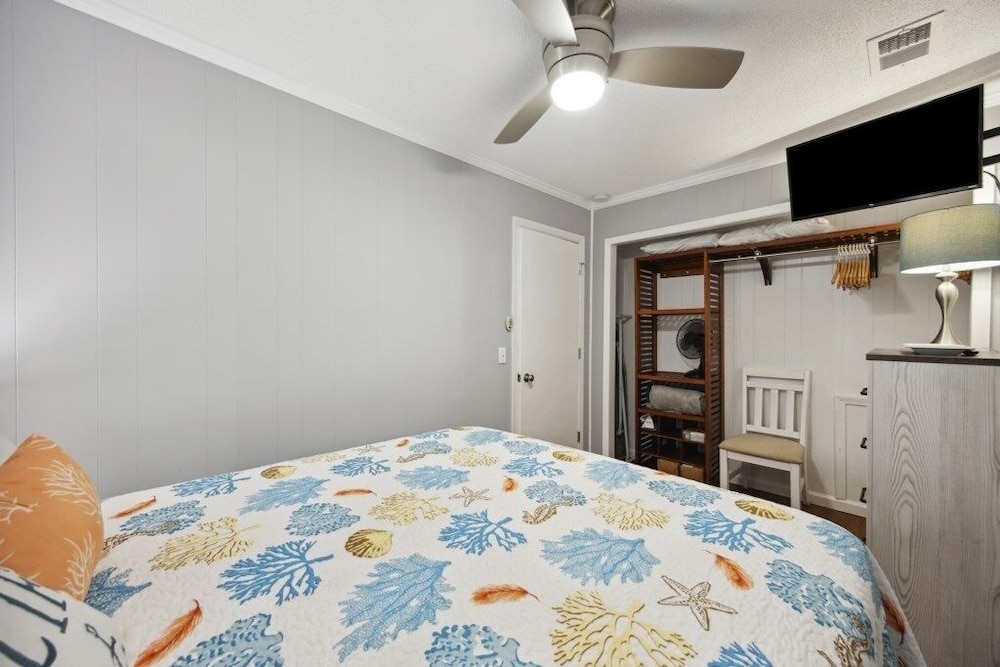 Condo, 2 Bedrooms