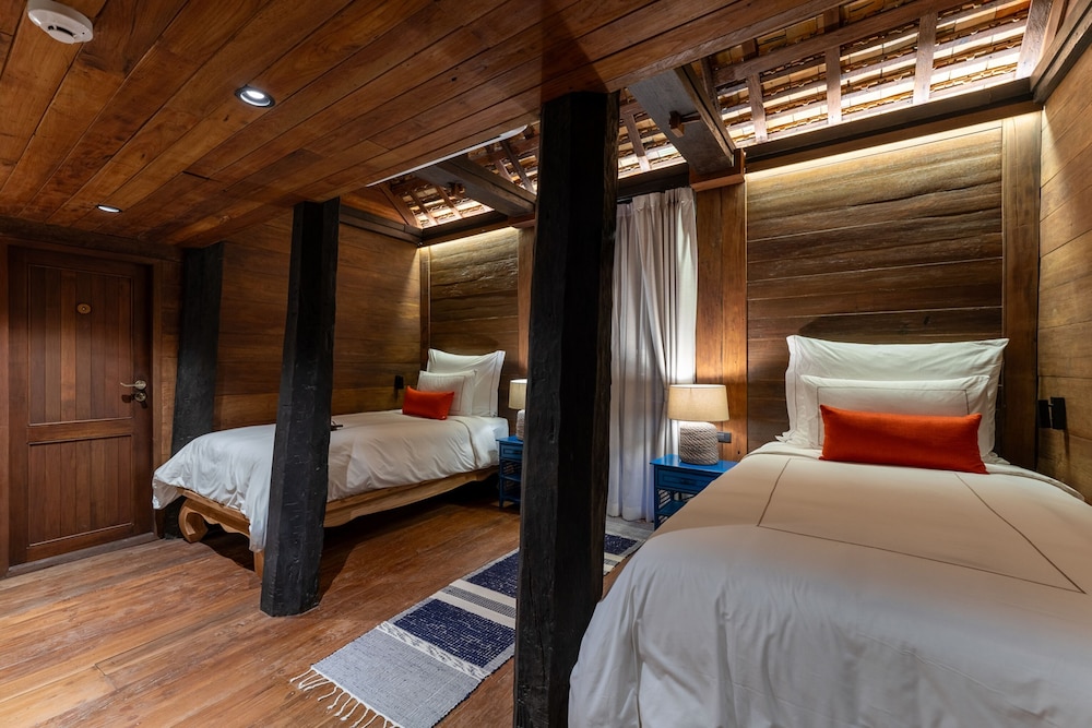 4 Bedroom Golden Teak Villa - Photo 9