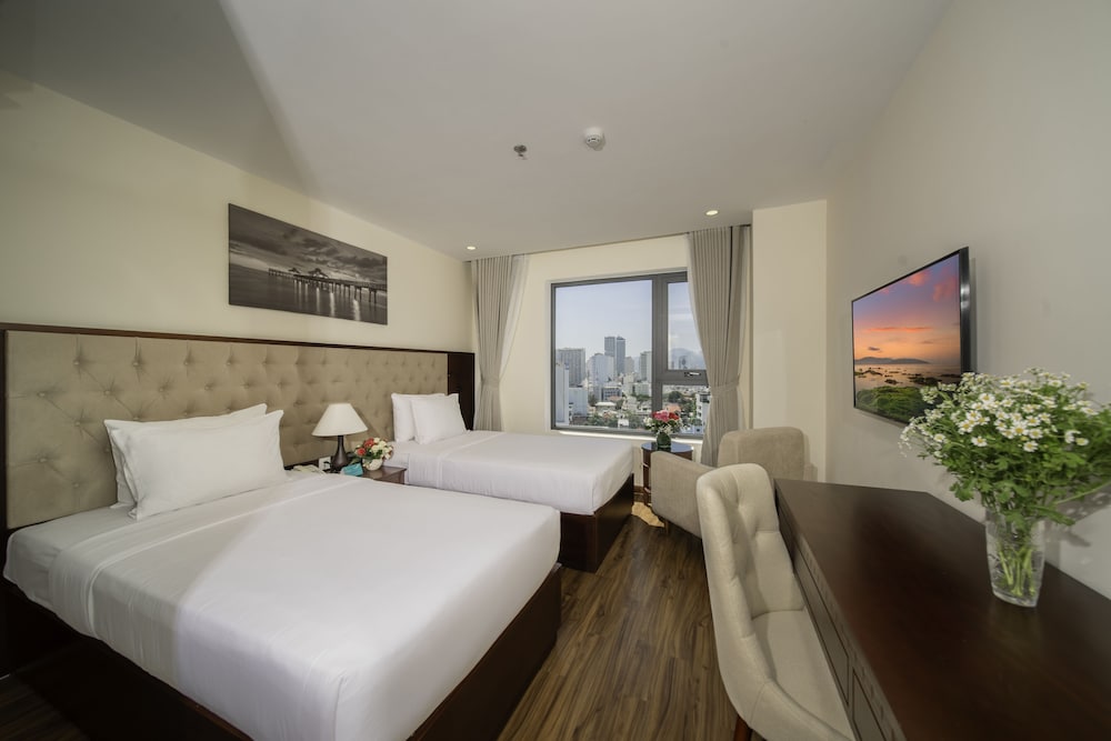 Premier Deluxe City View - Photo 2
