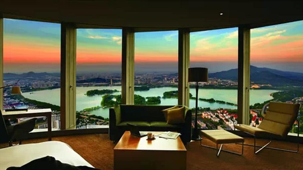 Suite, 1 Bedroom, Lake View (Dining) - Photo 5