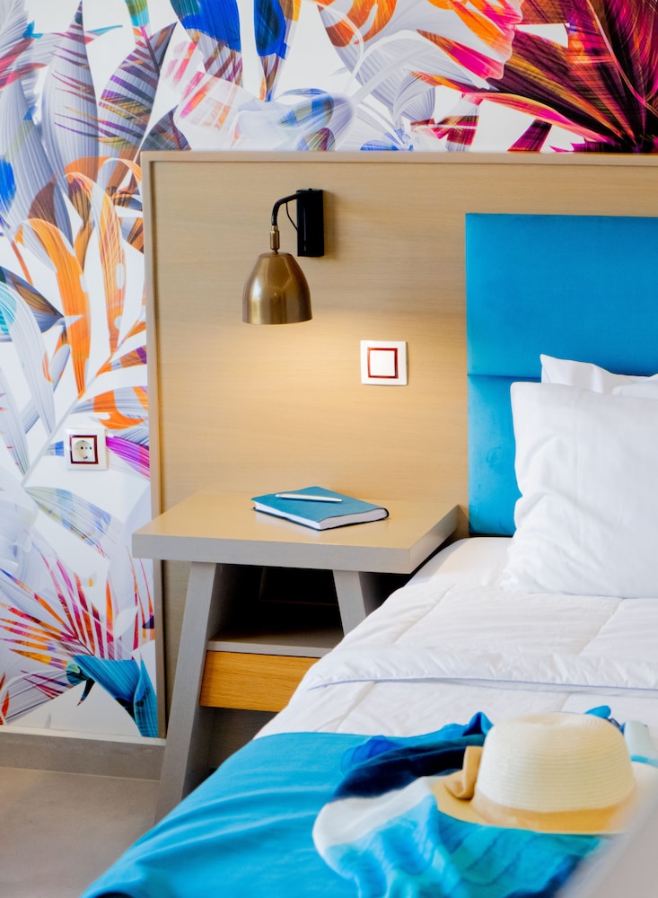 Standard Twin Room - Photo 5