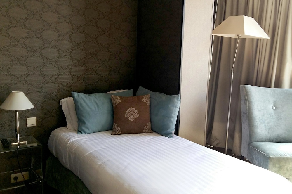 Standard Room, 1 Twin Bed, Non Smoking (Shower Only;Small Room) photo 1