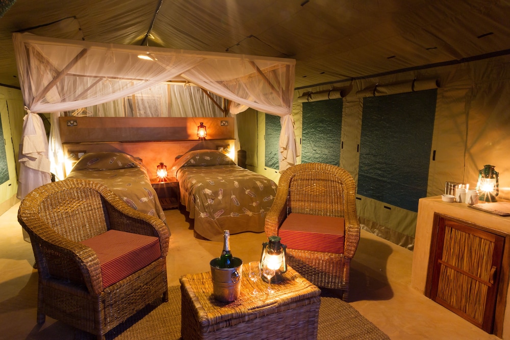 Luxury Tent, 1 Bedroom, River View (Safari) photo 2