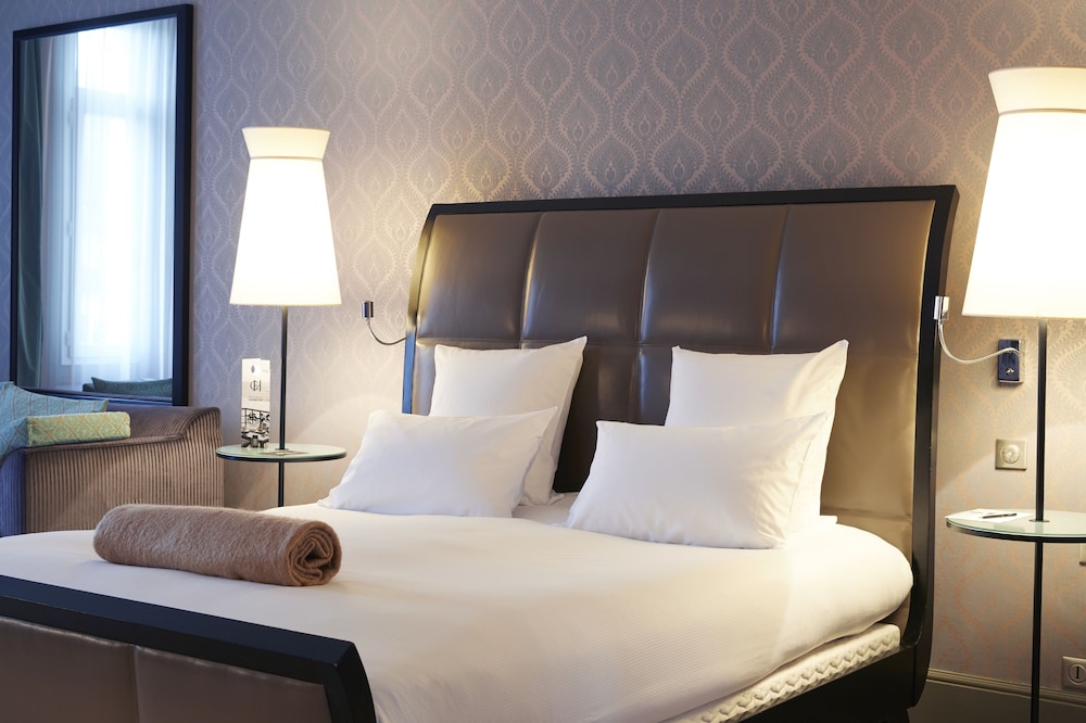 Classic Room, 1 King Bed, Sea View - Photo 2